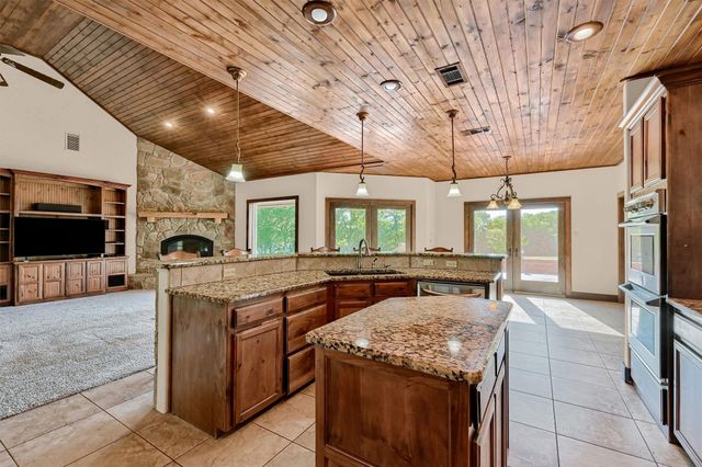 5300 Highland Drive, Denison, TX 75020