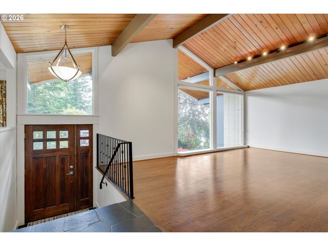 6435 Sw 90TH Ave, Portland, OR 97223