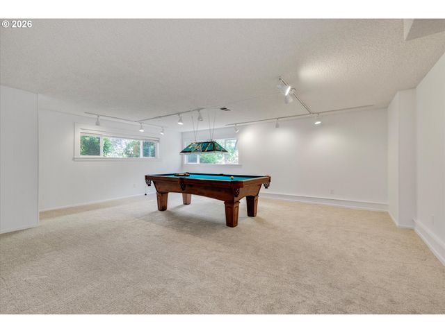 6435 Sw 90TH Ave, Portland, OR 97223