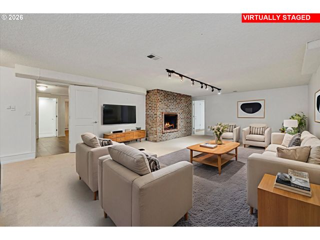 6435 Sw 90TH Ave, Portland, OR 97223