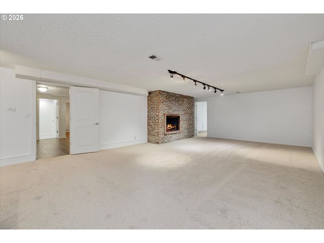6435 Sw 90TH Ave, Portland, OR 97223