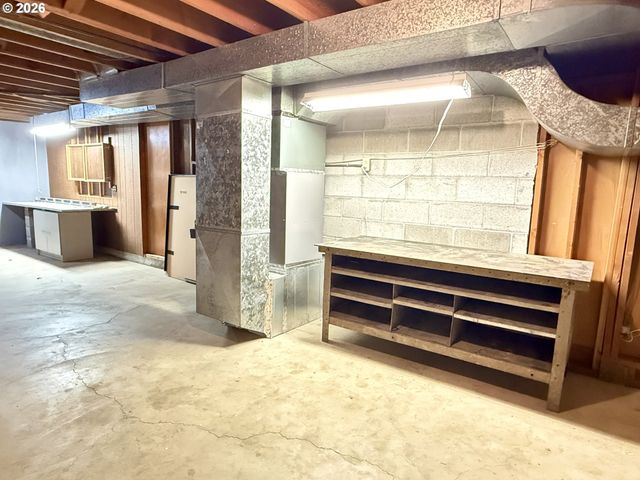 6435 Sw 90TH Ave, Portland, OR 97223