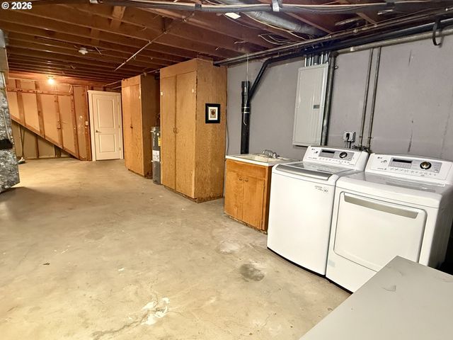 6435 Sw 90TH Ave, Portland, OR 97223