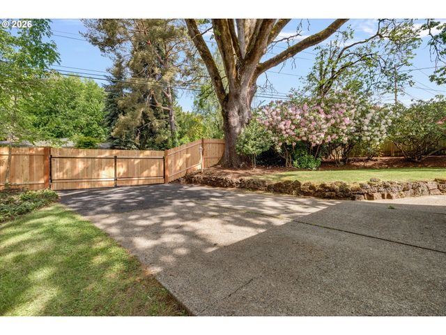 6435 Sw 90TH Ave, Portland, OR 97223