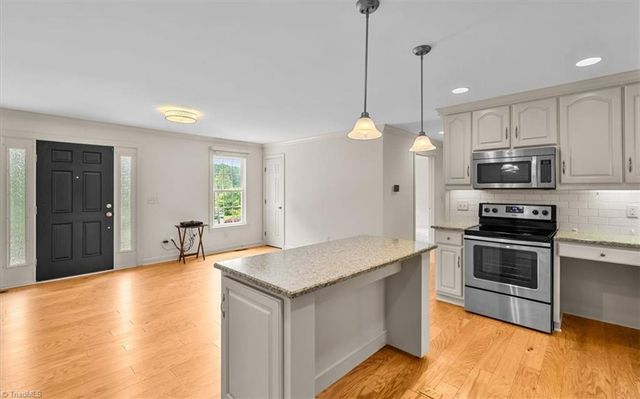 1007 Meadowbrook Road, Asheboro, NC 27203