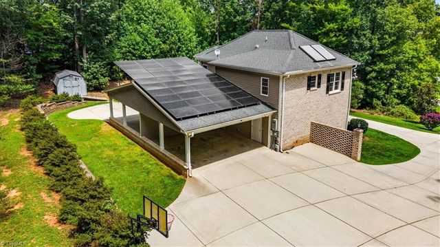 1007 Meadowbrook Road, Asheboro, NC 27203