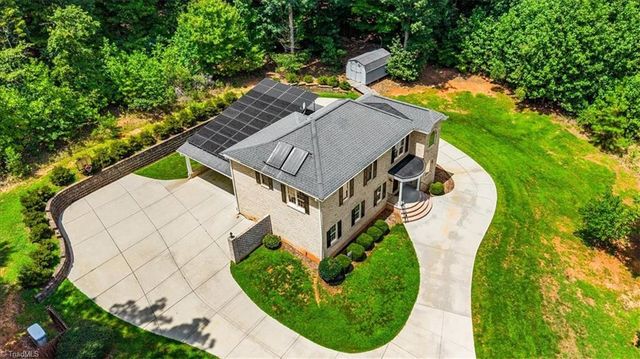 1007 Meadowbrook Road, Asheboro, NC 27203