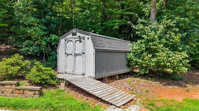 1007 Meadowbrook Road, Asheboro, NC 27203