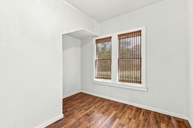 305 E 6th Street, Dallas, TX 75203