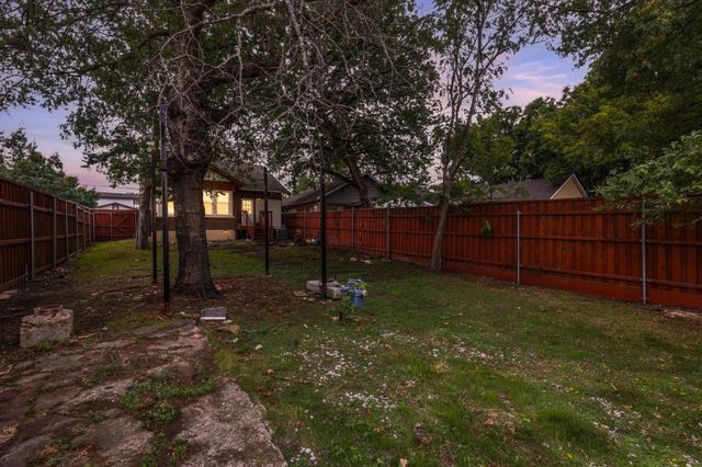 305 E 6th Street, Dallas, TX 75203