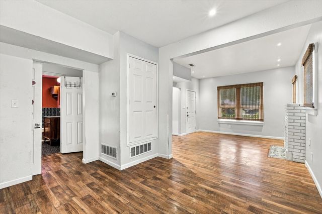 305 E 6th Street, Dallas, TX 75203