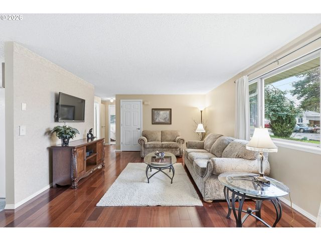 10276 Se LONG St, Portland, OR 97266