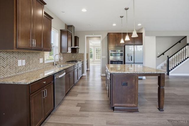 1303 Autumn Run Drive, Maineville, OH 45039