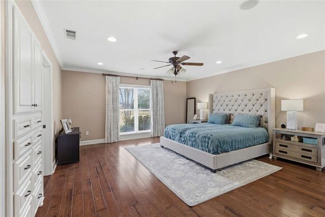 800 Bayou Oaks Lane, Lake Charles, LA 70605