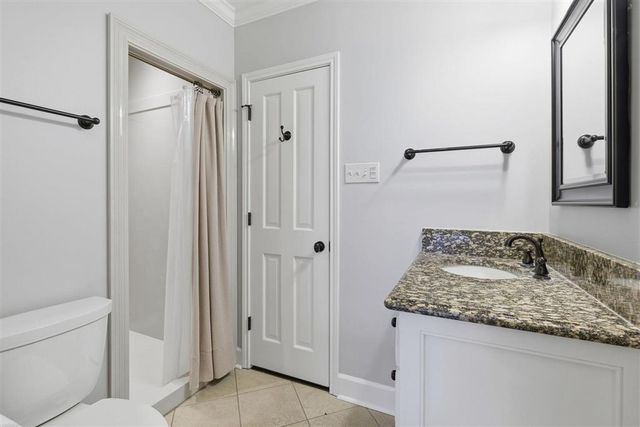 800 Bayou Oaks Lane, Lake Charles, LA 70605