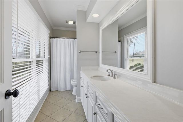 800 Bayou Oaks Lane, Lake Charles, LA 70605