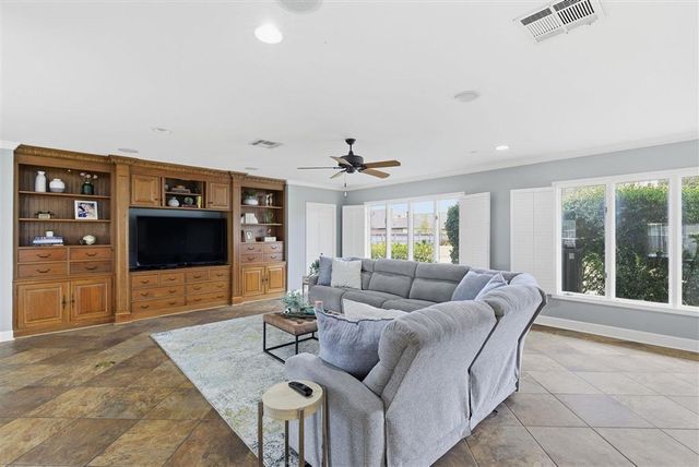 800 Bayou Oaks Lane, Lake Charles, LA 70605