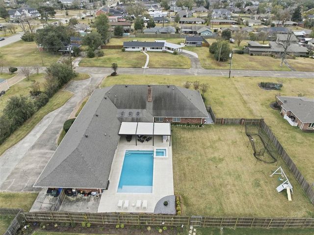 800 Bayou Oaks Lane, Lake Charles, LA 70605