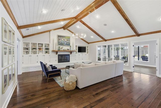 800 Bayou Oaks Lane, Lake Charles, LA 70605