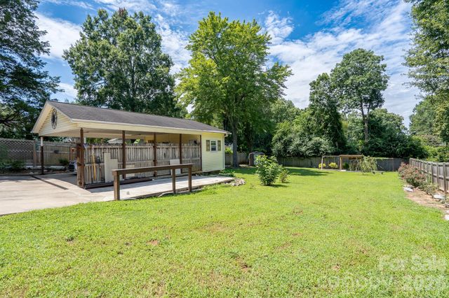 2003 Plaza Avenue, Kannapolis, NC 28081