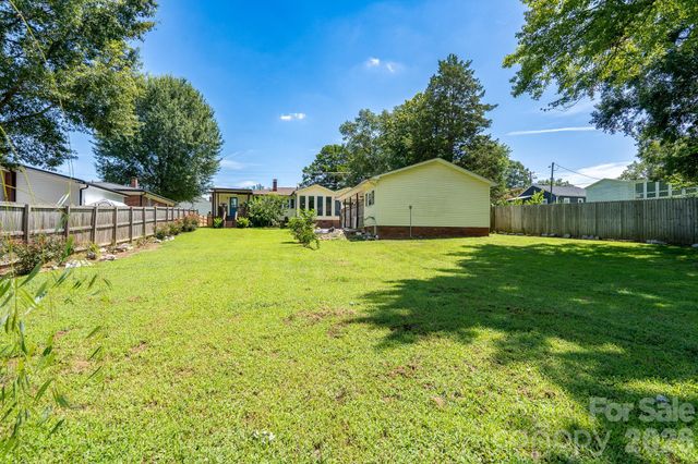 2003 Plaza Avenue, Kannapolis, NC 28081