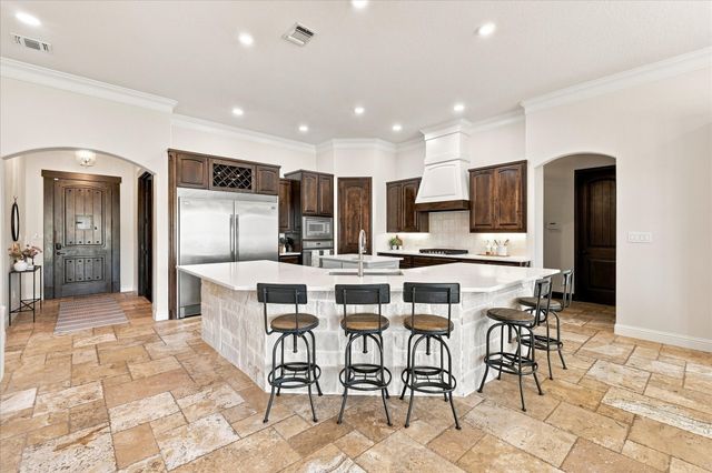 196 Bearclaw Circle, Aledo, TX 76008