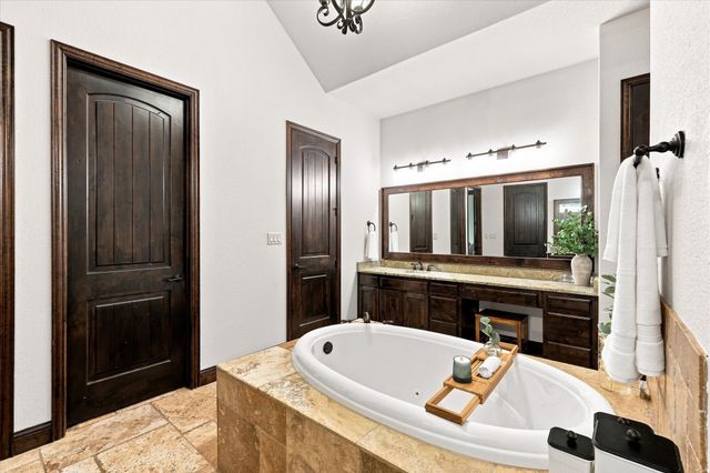 196 Bearclaw Circle, Aledo, TX 76008