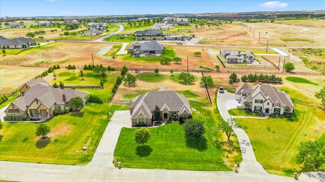 196 Bearclaw Circle, Aledo, TX 76008