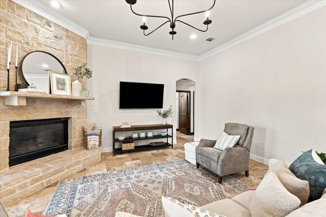 196 Bearclaw Circle, Aledo, TX 76008