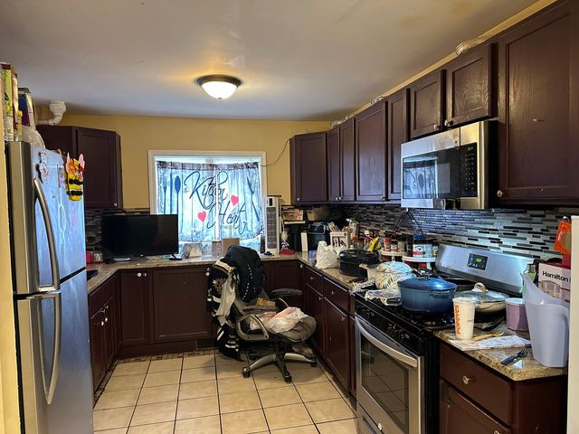 916 William Street, Calumet City, IL 60409