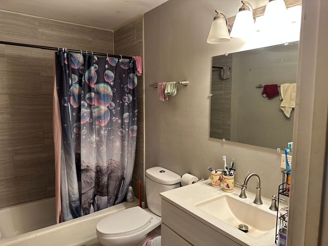 916 William Street, Calumet City, IL 60409