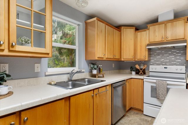 1140 Sherwood Lane, Greenbank, WA 98253