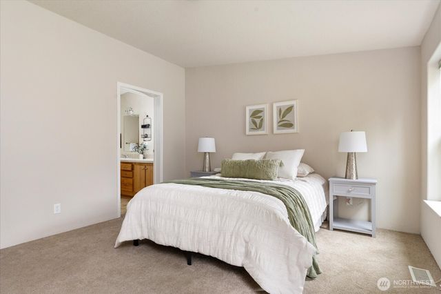 1140 Sherwood Lane, Greenbank, WA 98253