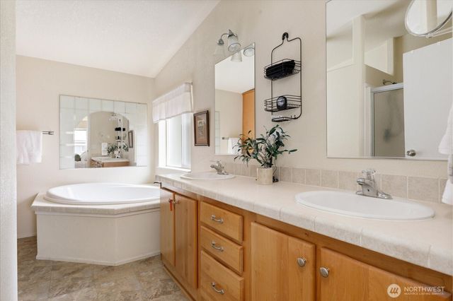 1140 Sherwood Lane, Greenbank, WA 98253