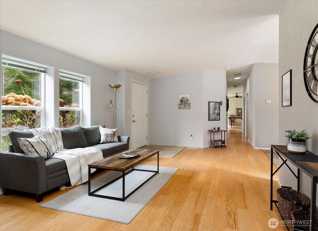 1140 Sherwood Lane, Greenbank, WA 98253