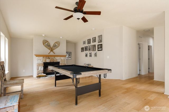 1140 Sherwood Lane, Greenbank, WA 98253