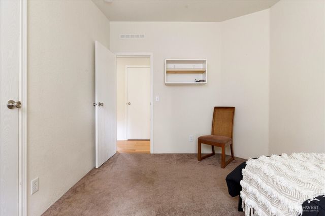 1140 Sherwood Lane, Greenbank, WA 98253