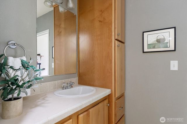 1140 Sherwood Lane, Greenbank, WA 98253