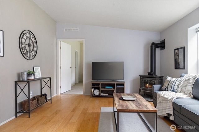 1140 Sherwood Lane, Greenbank, WA 98253