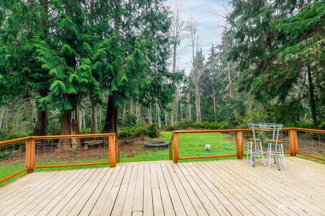 1140 Sherwood Lane, Greenbank, WA 98253