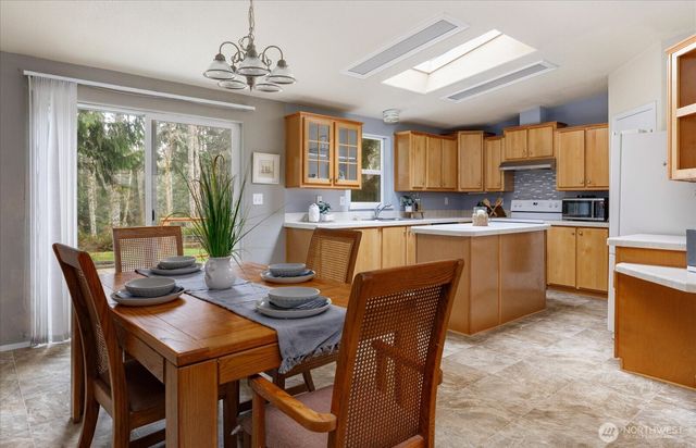 1140 Sherwood Lane, Greenbank, WA 98253