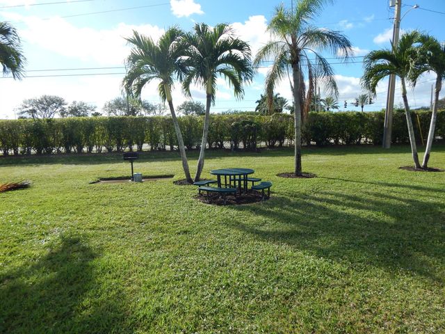 231 Flanders E 231, Delray Beach, FL 33484