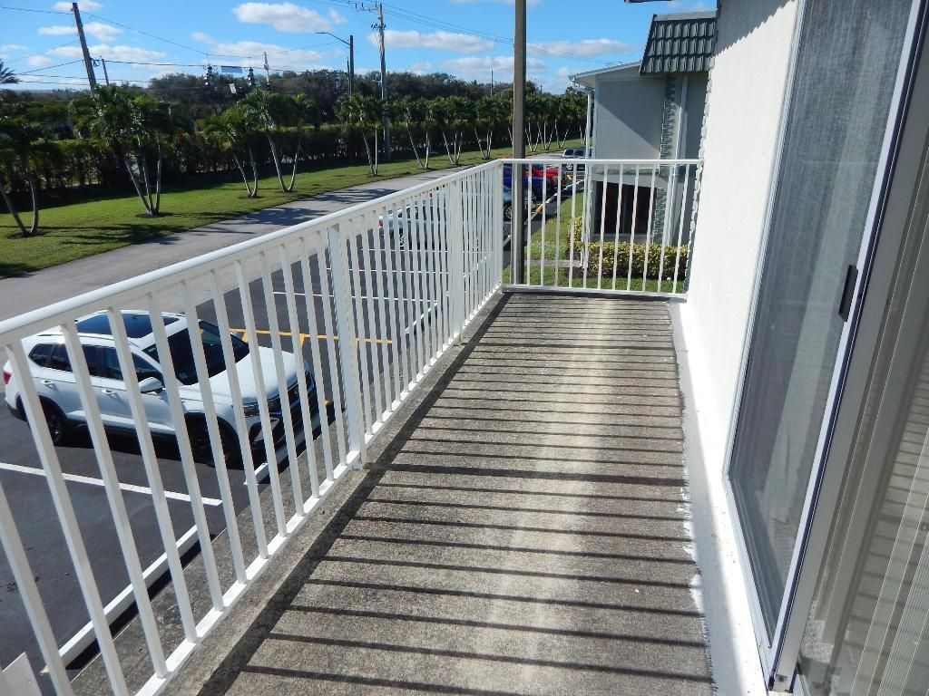 Image 15 of property listing at 231 Flanders E 231, Delray Beach, FL 33484