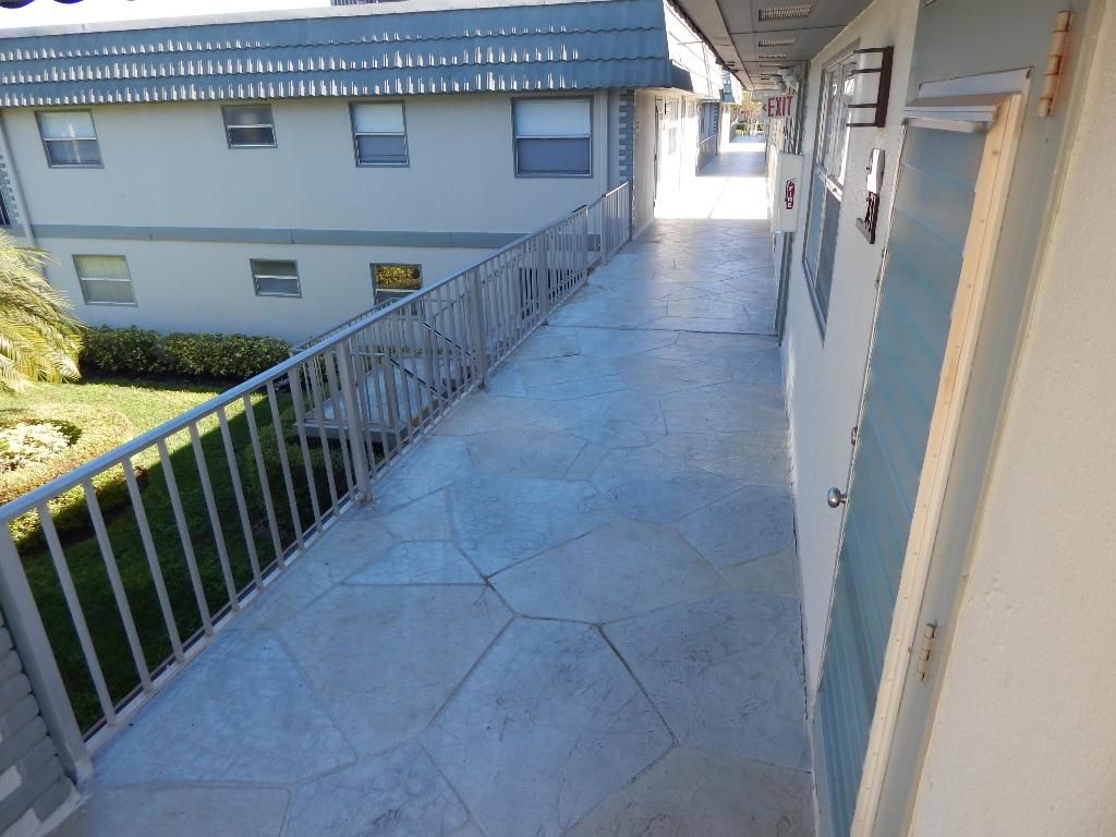 Image 3 of property listing at 231 Flanders E 231, Delray Beach, FL 33484