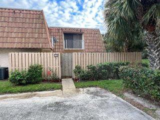 849 Blue Ridge Cir, West Palm Beach, FL 33409