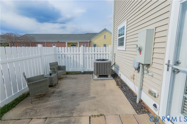 17318 Library Blvd, Ladysmith, VA 22546