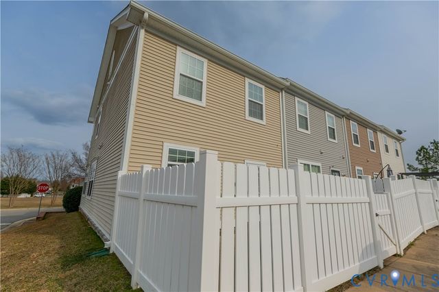 17318 Library Blvd, Ladysmith, VA 22546