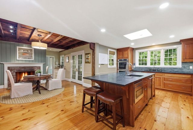49 Salem St, Andover, MA 01810