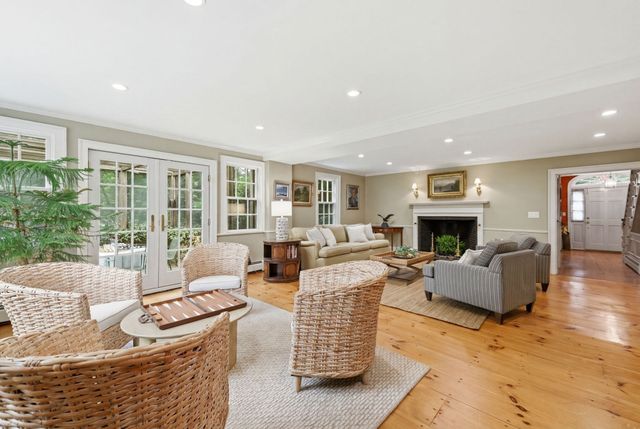 49 Salem St, Andover, MA 01810