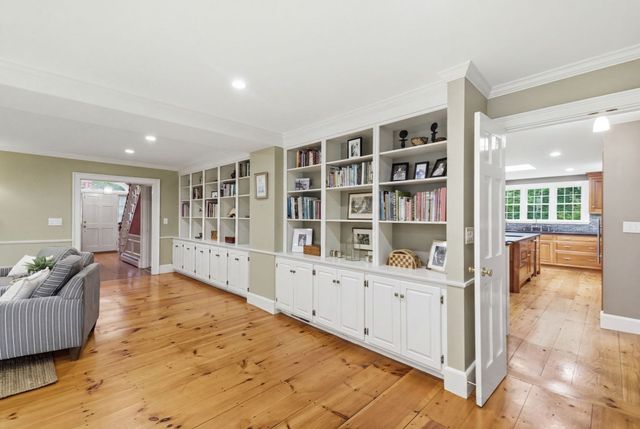 49 Salem St, Andover, MA 01810